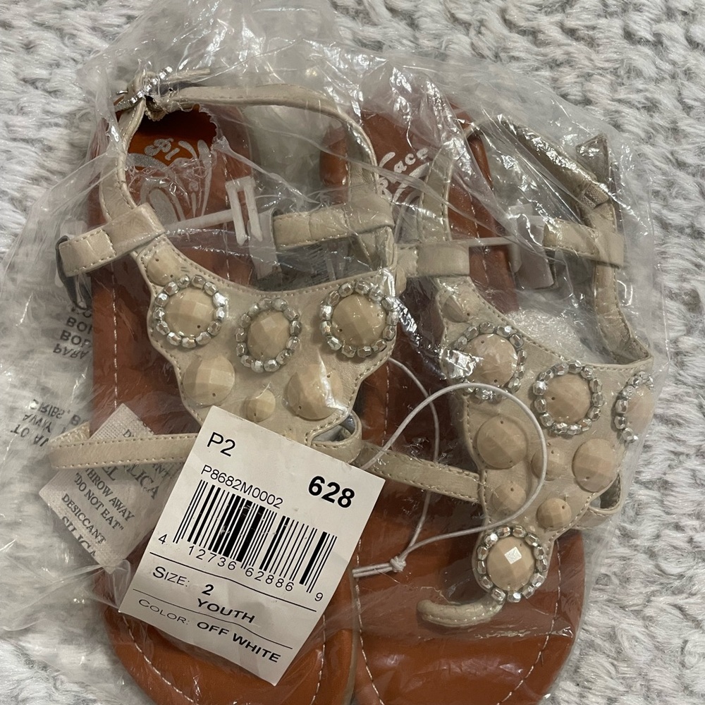 Children’s Place Off White Sandals Sz 2 Girls Youth